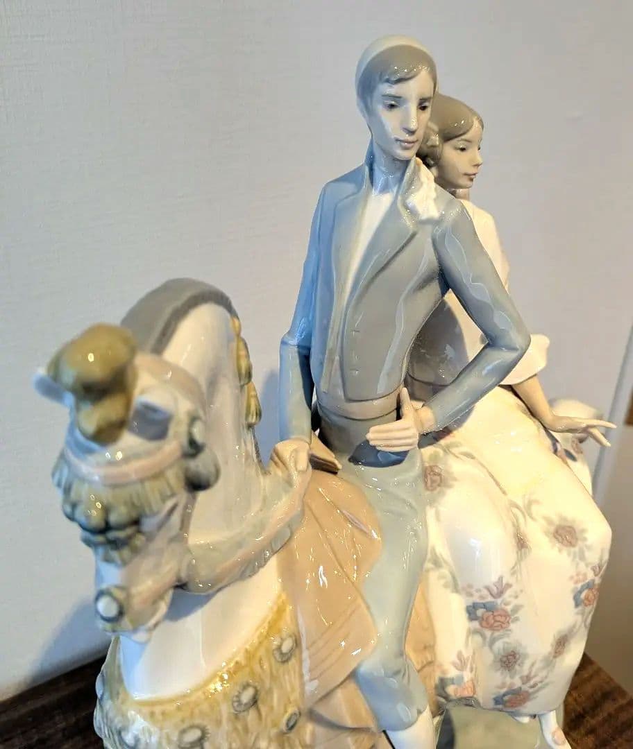 LLADRO　リヤドロ　【白い馬と男女】リアドロ