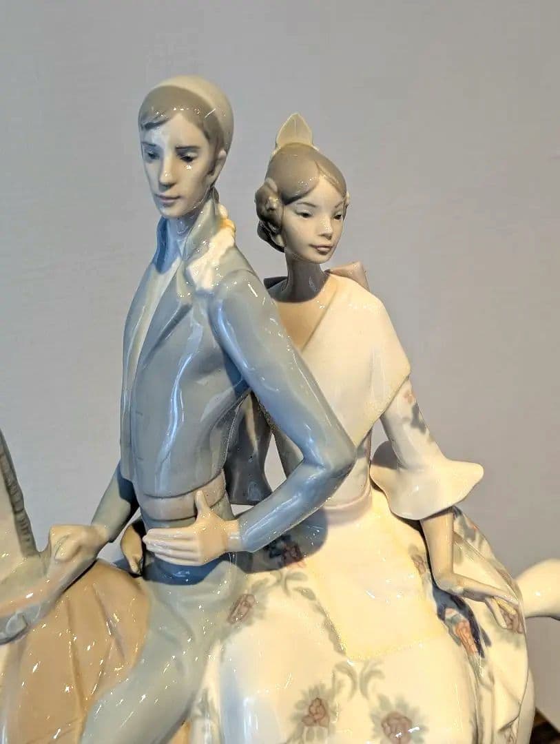 LLADRO　リヤドロ　【白い馬と男女】リアドロ