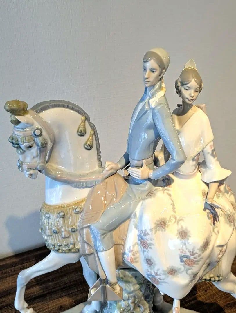 LLADRO　リヤドロ　【白い馬と男女】リアドロ