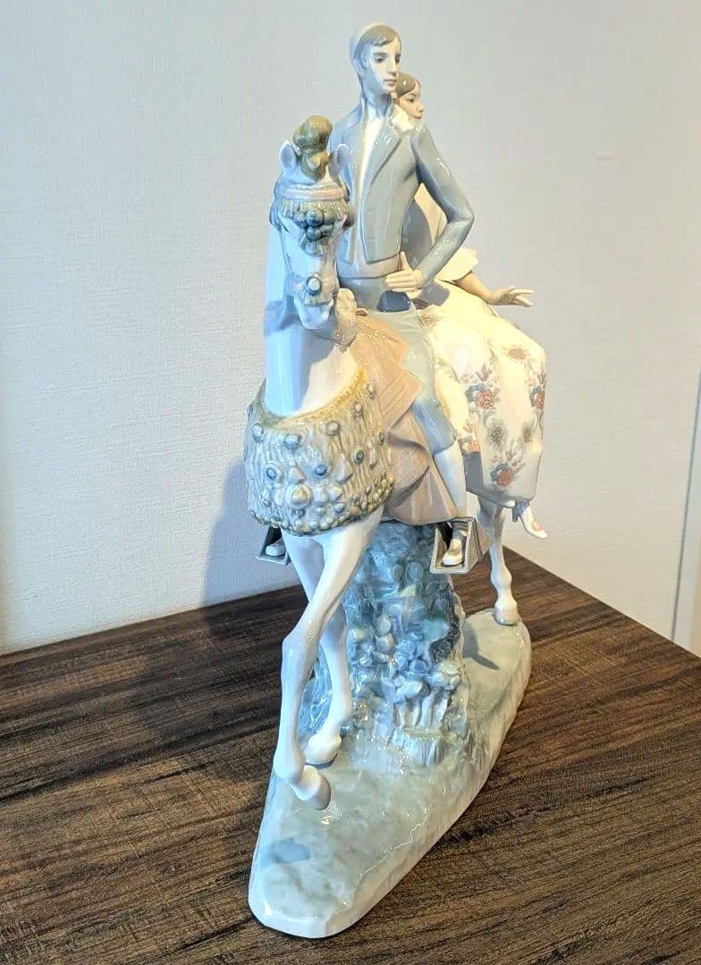 LLADRO　リヤドロ　【白い馬と男女】リアドロ