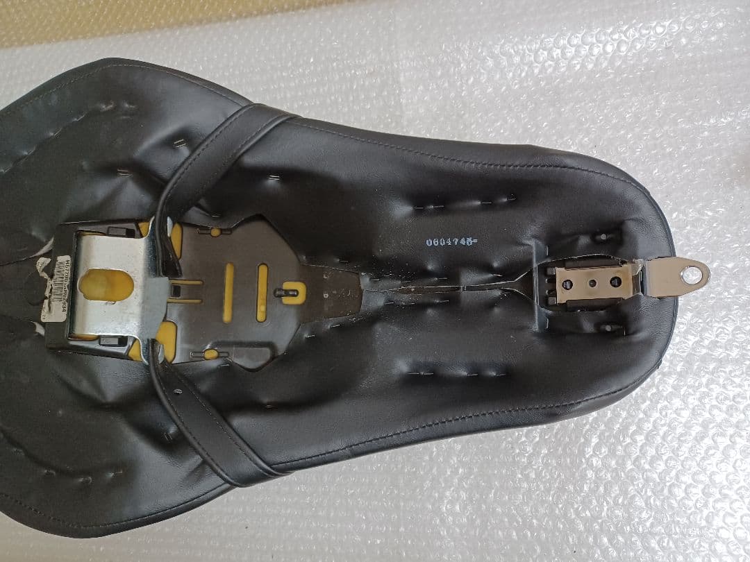 つ*む様 ハーレー　XL1200C　シート　中古　管理番号A3