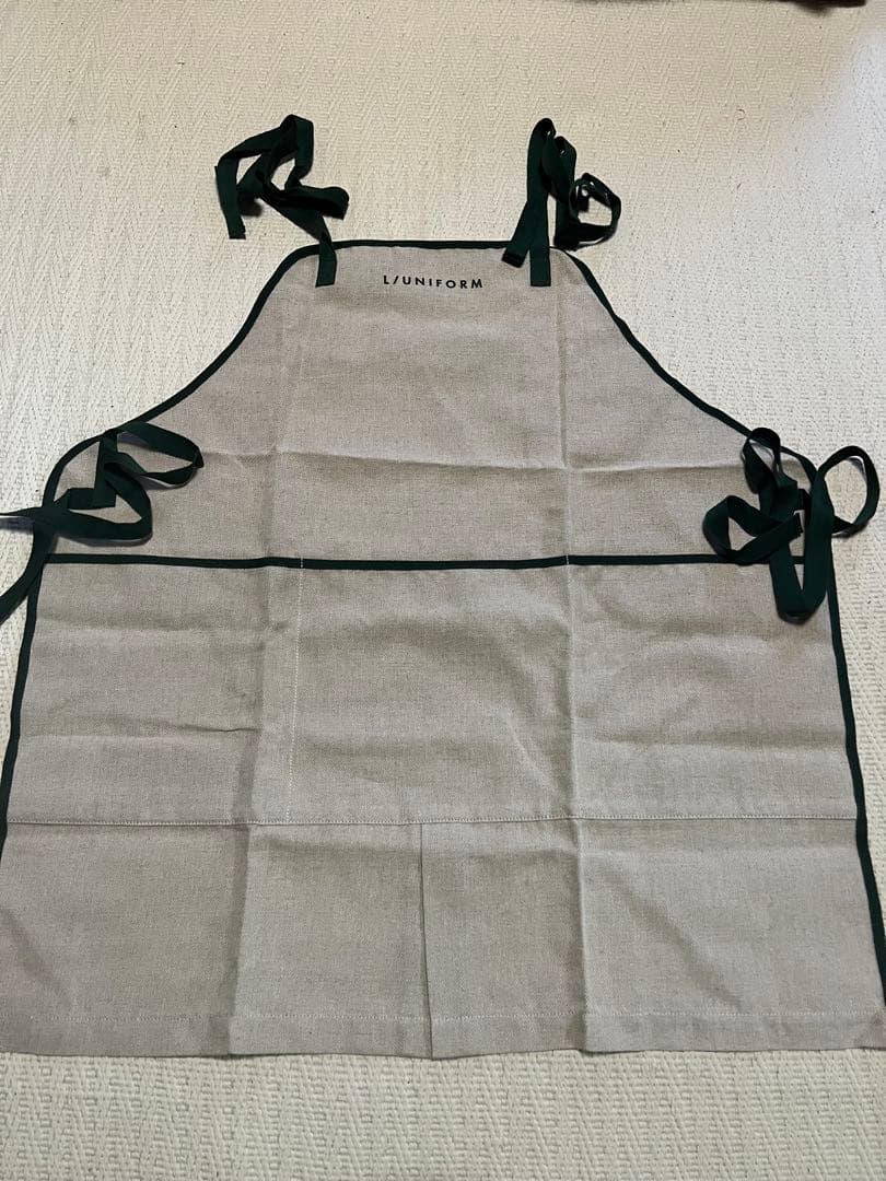 【L/UNIFORM】エプロン（グリーン）　新品・未使用品