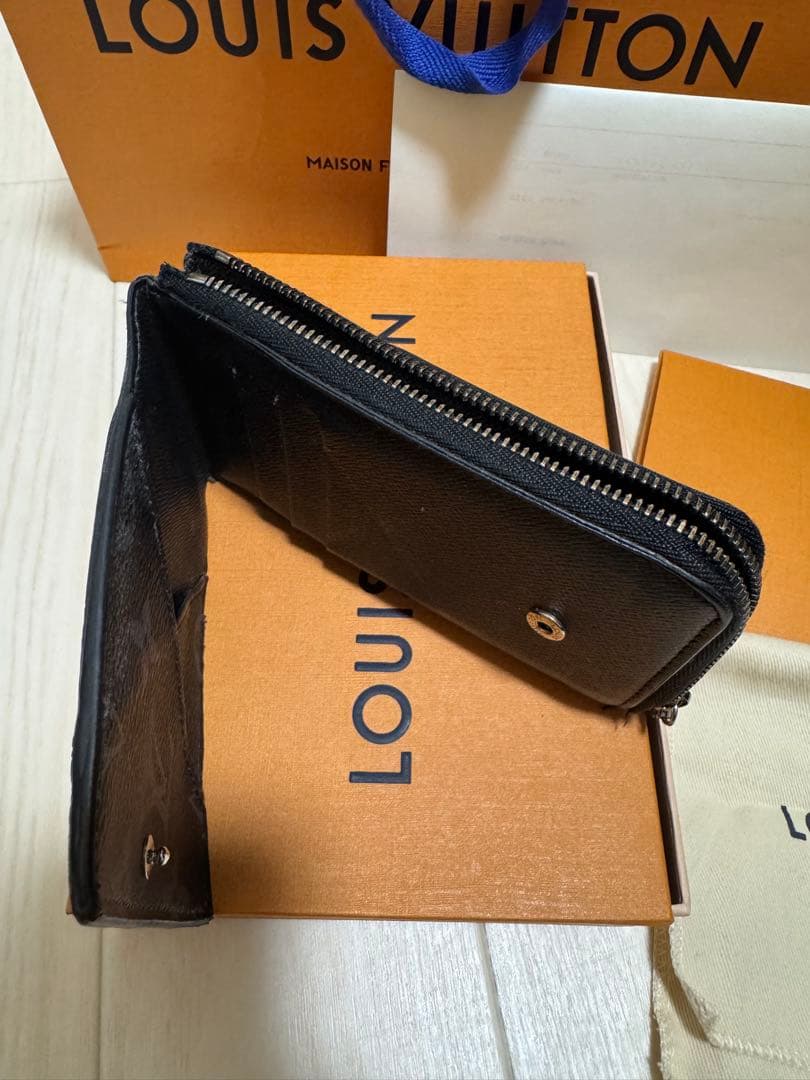 LOUIS VUITTON ハイブリッド・ウォレット