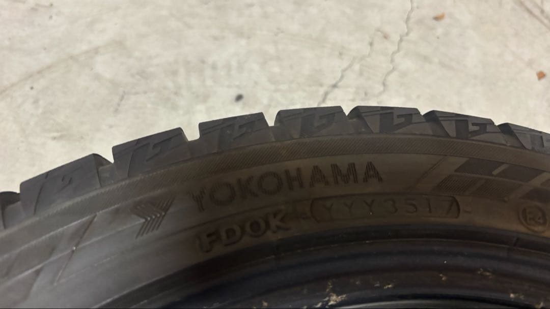 215/45R17 スタッドレス　17年製 YOKOHAMA IG60