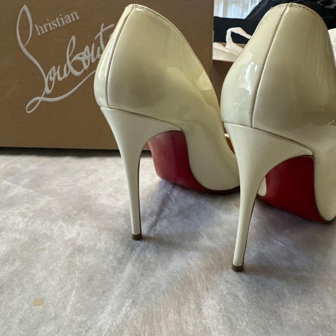 Christian Louboutin ホワイトハイヒール