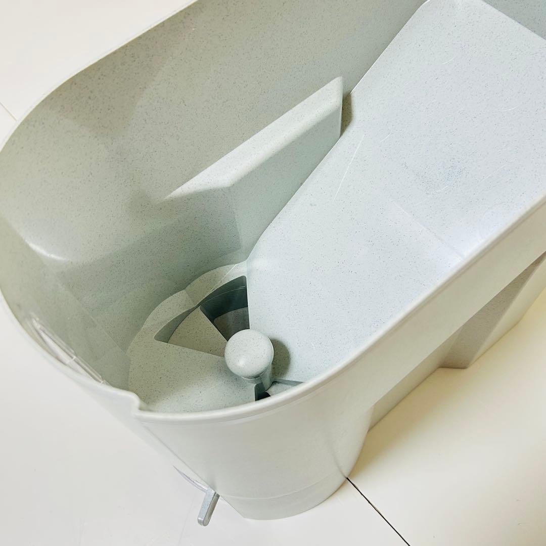 【極美品】Tupperware 米びつ ストッカー&キャスター付き