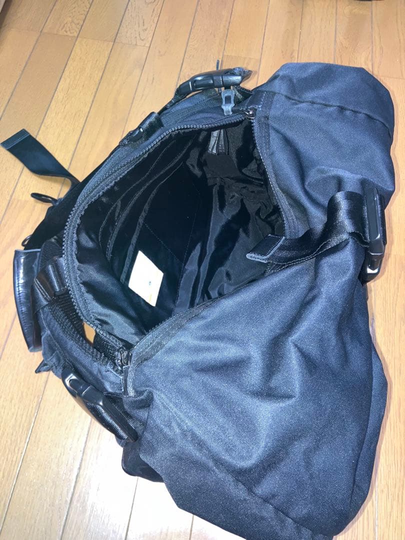 ブラック多機能ショルダーバッグ