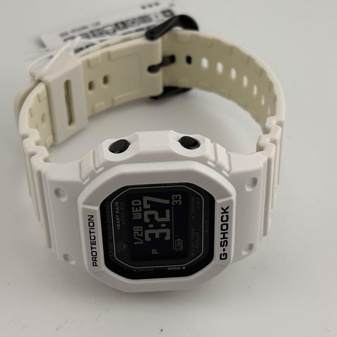 【極美品】カシオ G-SHOCK G-SQUAD DW-H5600-7JR
