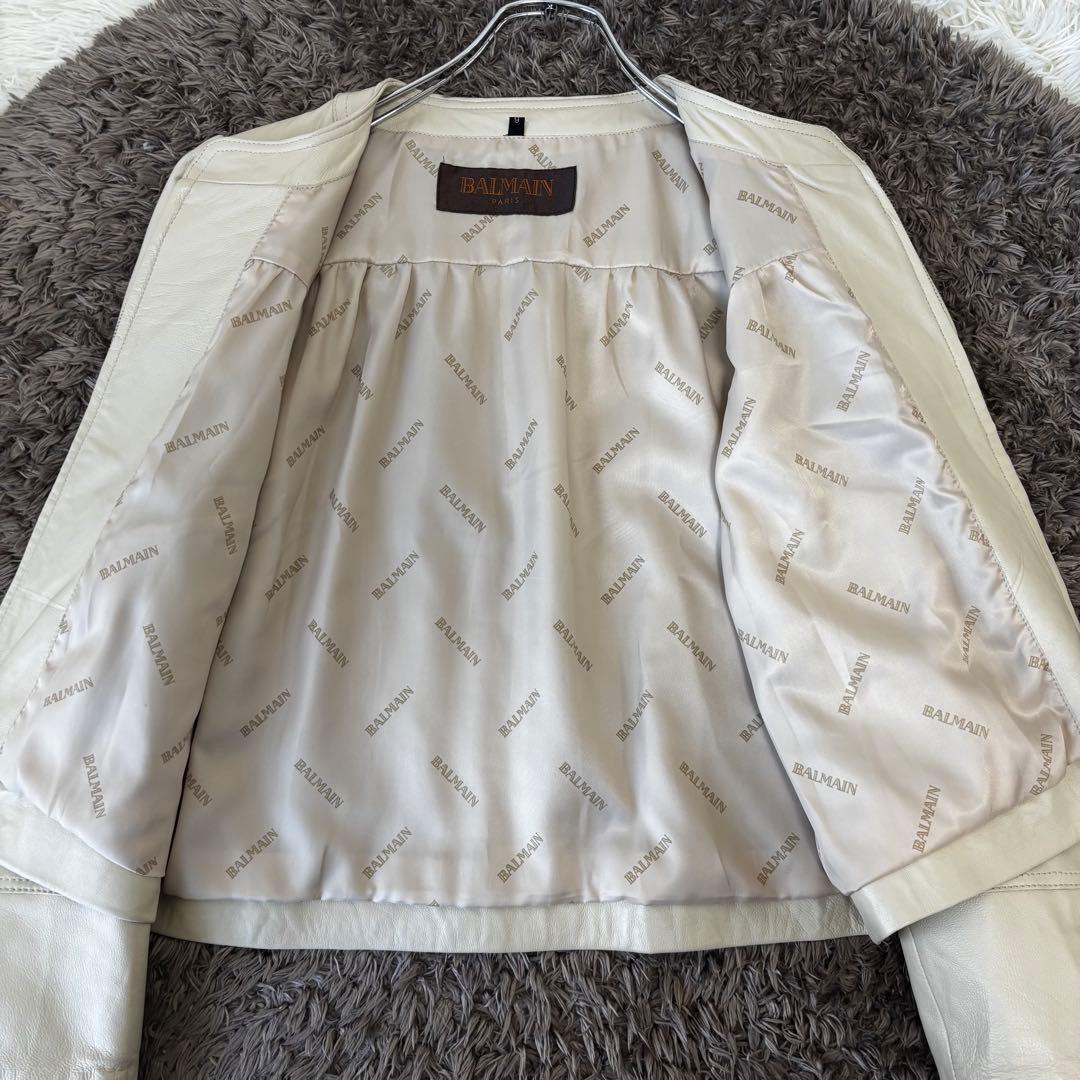 BALMAIN✨ノーカラーラムレザージャケット　アイボリー　シルバージップ　総柄