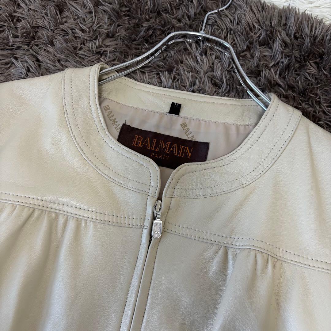 BALMAIN✨ノーカラーラムレザージャケット　アイボリー　シルバージップ　総柄
