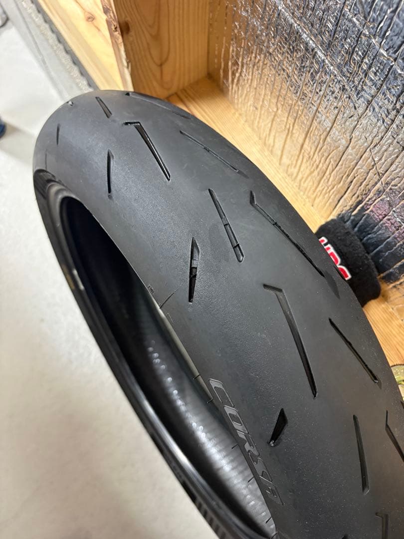 ピレリ ディアブロロッソ4コルサ 120/70ZR17 190/50ZR17