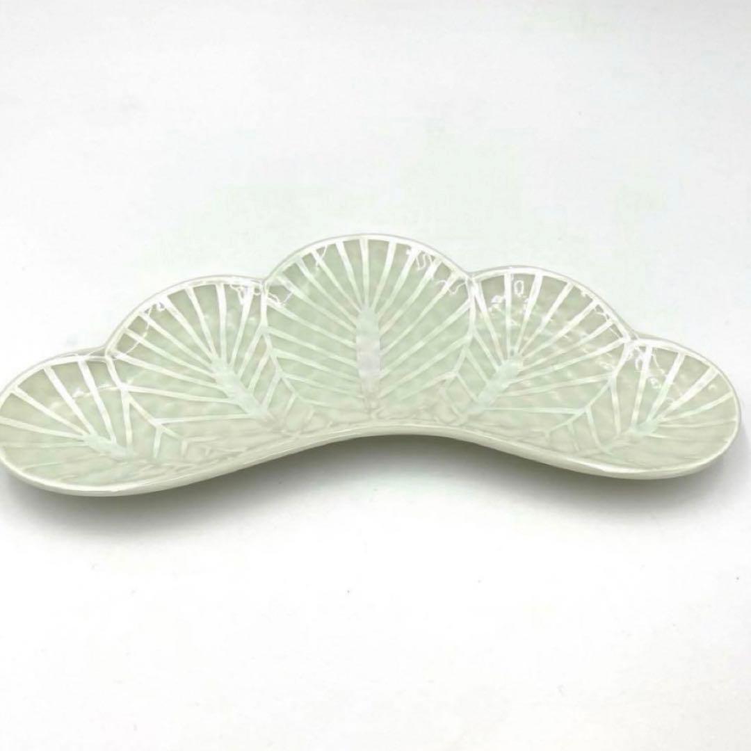 【新品】【大人気】有田焼幸楽窯　錦銀松葉形前菜皿3枚セット　縁起物