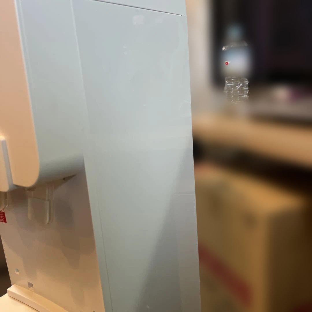 PREMIUM WATER 浄水器 スリムデザイン　ホワイト　入電確認済み