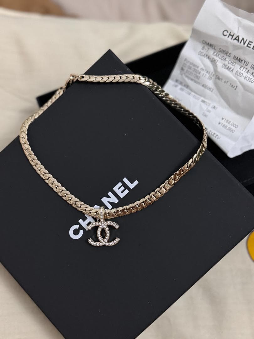 ゴールド チョーカー ロゴ付き