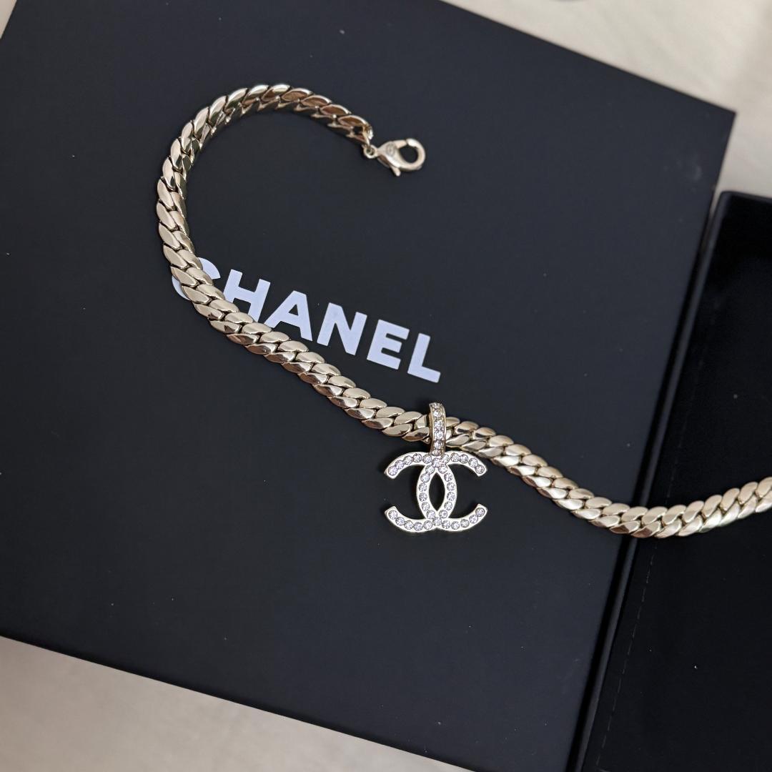 ゴールド チョーカー ロゴ付き