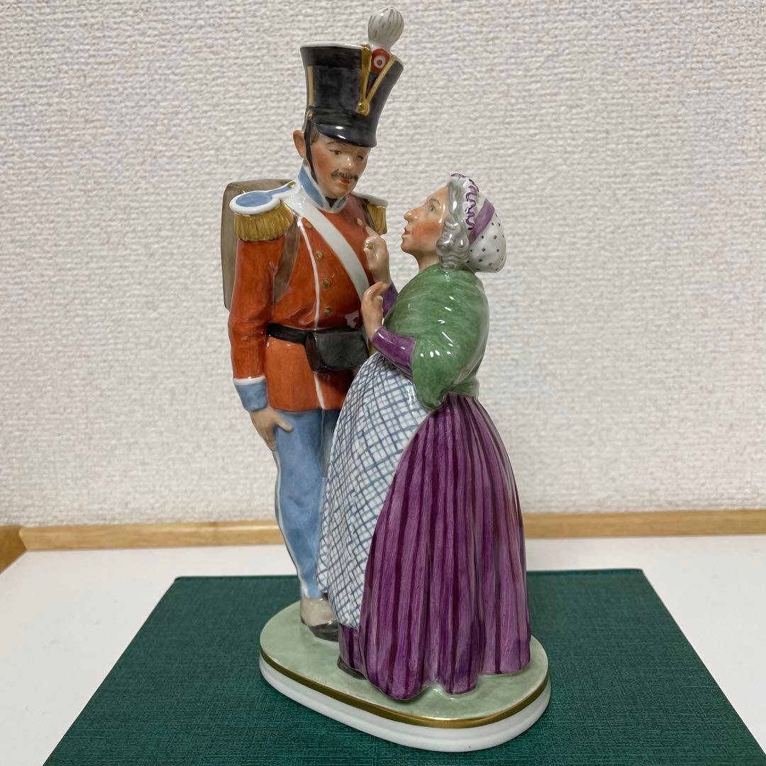 ＊尚様ご購入希望・The Soldier & Witch・高さ２０cm・