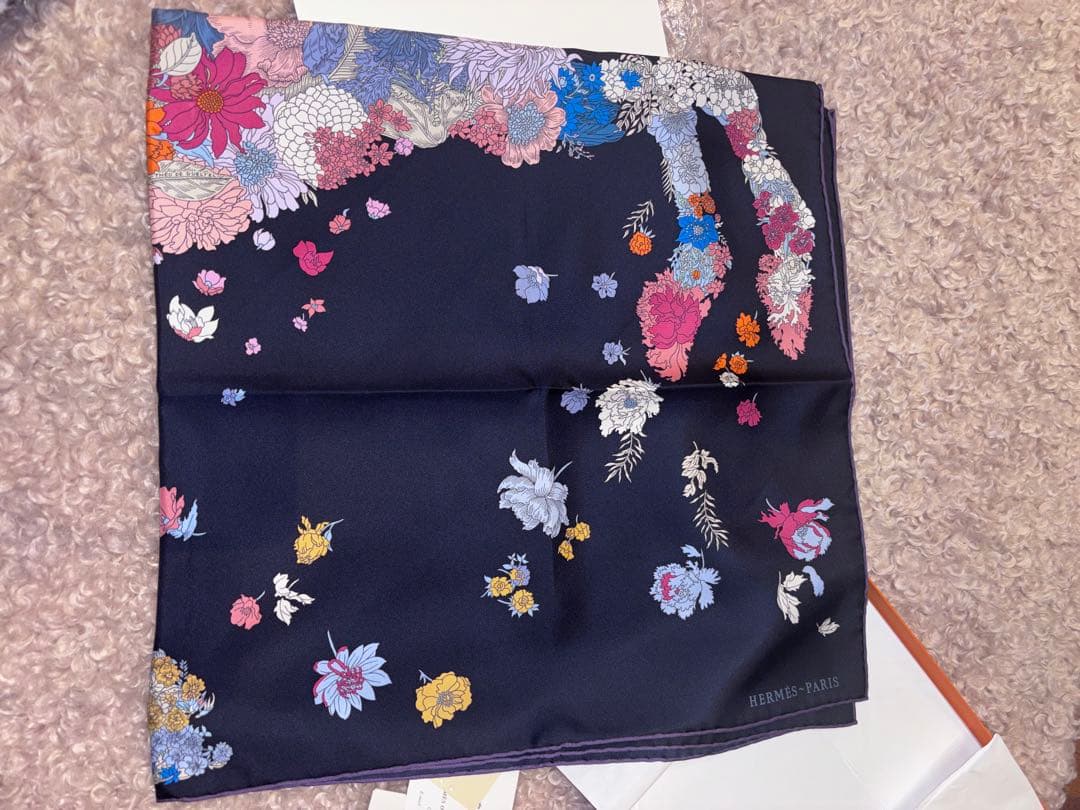 エルメスHERMESカレ90 ROBE LEGEREローブ・レジェールネイビー