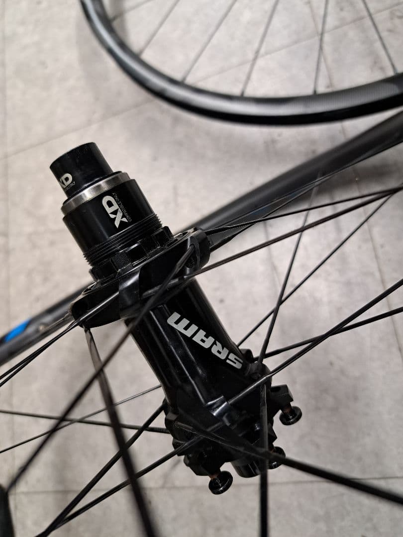 中古SRAM RISE 60 カーボン完組ホイール