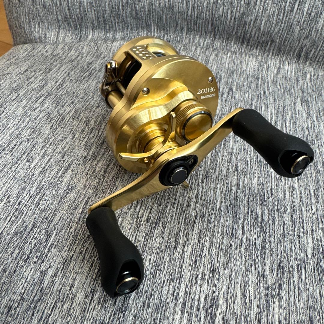 no3yes303様　シマノ 21 カルカッタコンクエスト　バリアルハンドル無し