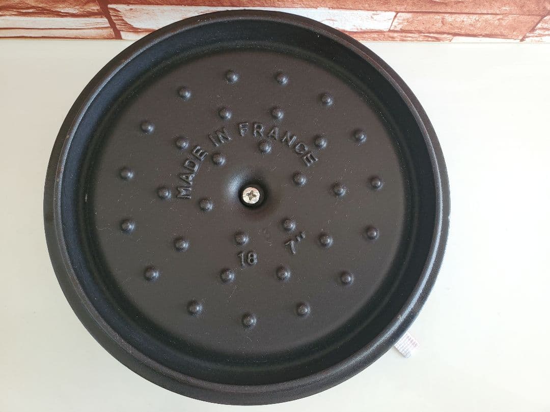 【祭日価格】staub　ピコ・ココット ラウンド 18cm ストウブ