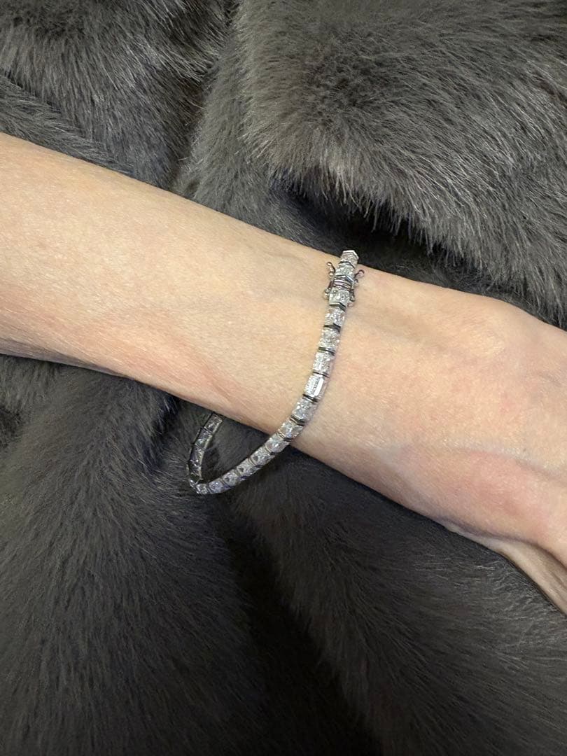 ダイヤモンド風ストーン付きブレスレット