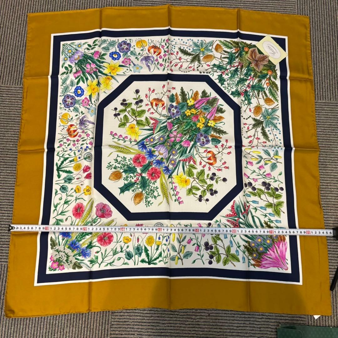 GUCCI グッチ シルク100% フラワー フローラル 花柄 スカーフ