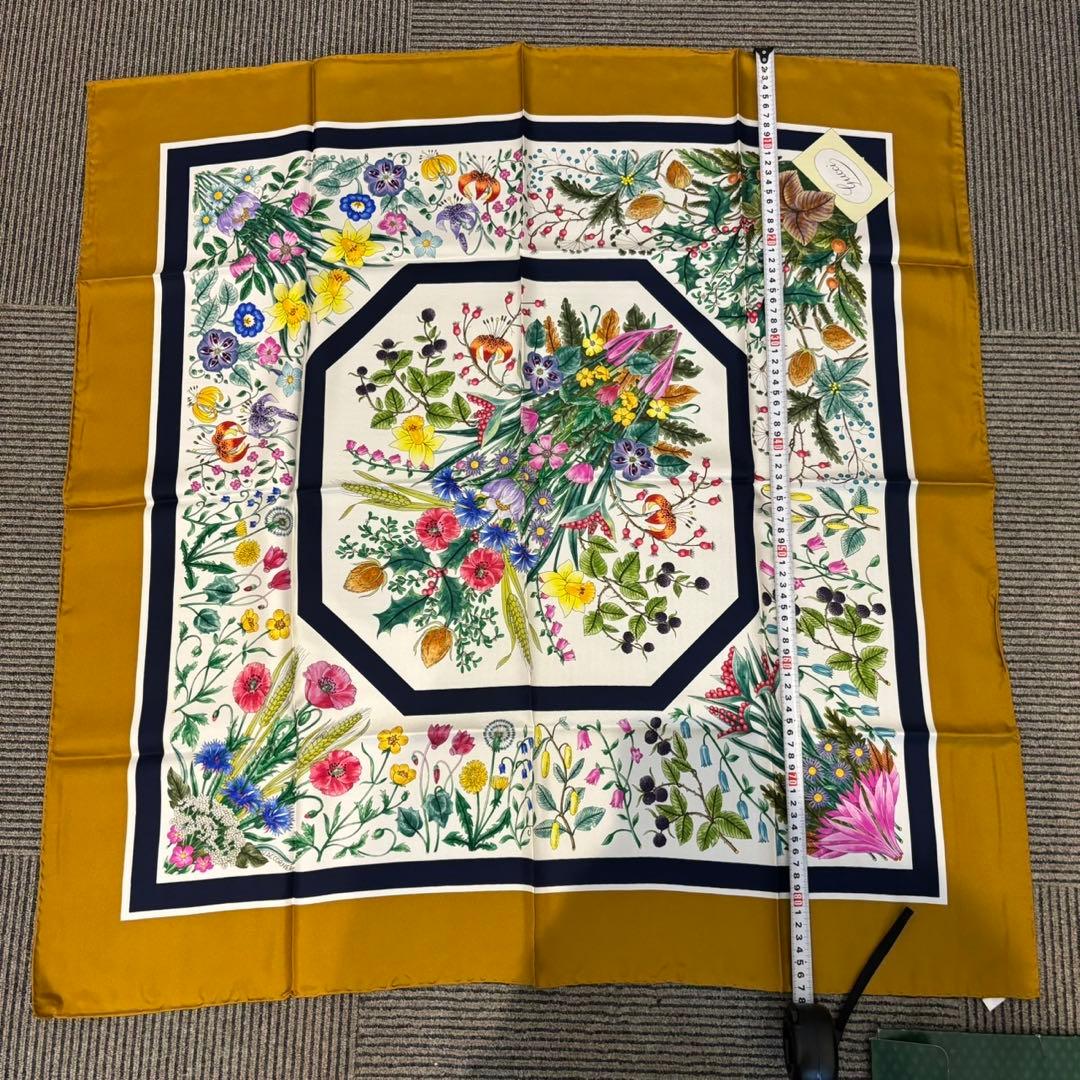 GUCCI グッチ シルク100% フラワー フローラル 花柄 スカーフ