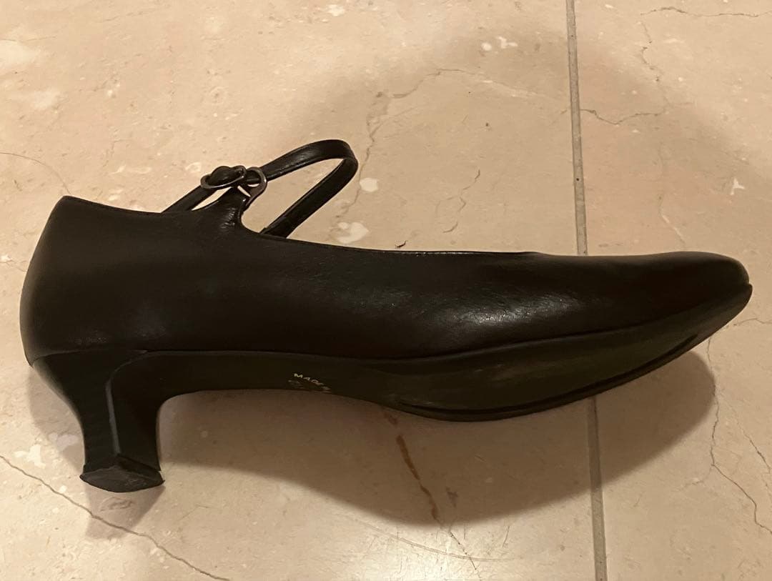 ☆Camui water massage 未使用に近い　黒パンプス23.5cm