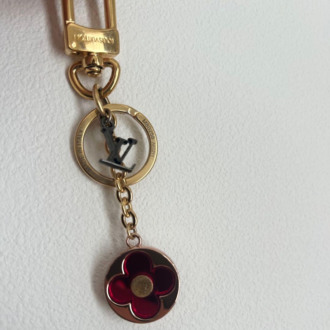 ルイ・ヴィトン　バックチャーム　赤キーホルダー