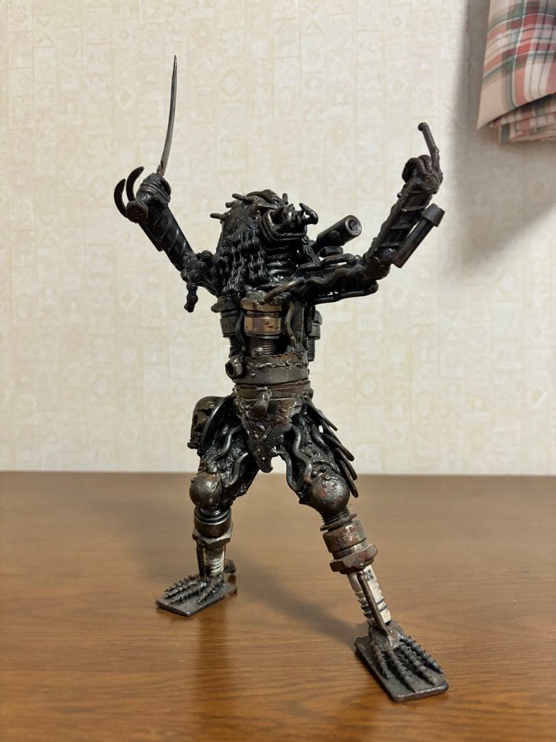 スクラップアート/廃材アート　プレデター