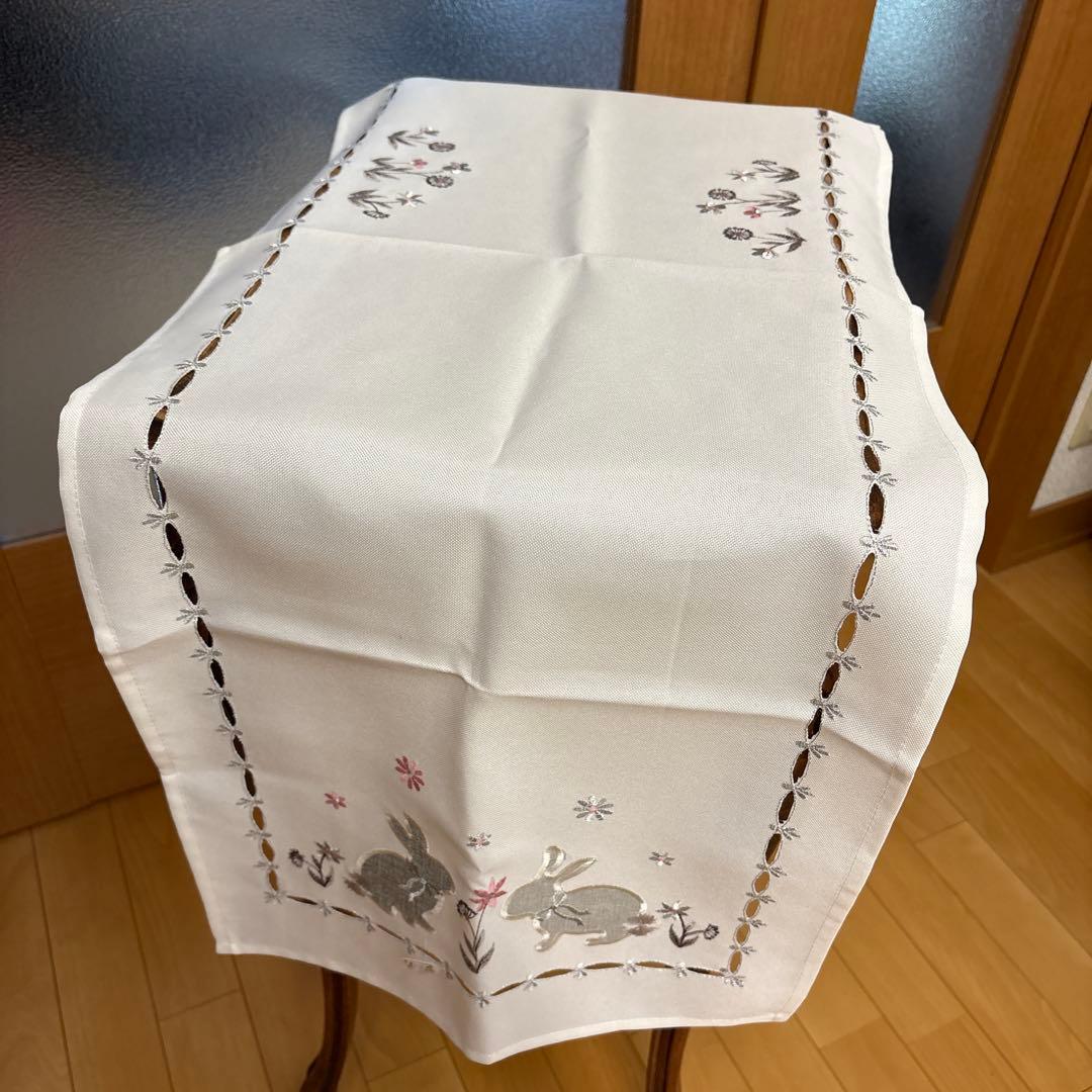新品未使用品　フランス　テーブルクロス　うさぎ　Pâques イースター