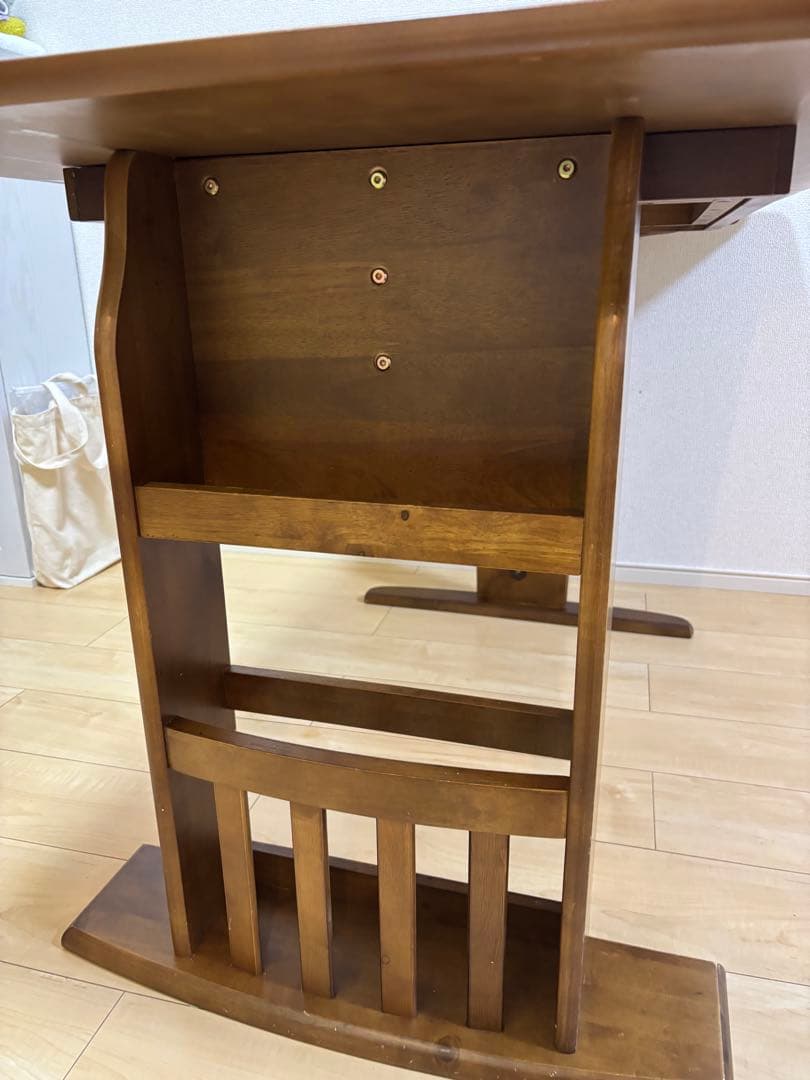 伸縮性 木製ダイニングテーブル