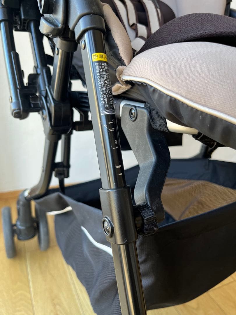 コンビ Combi メチャカルハンディオート4キャス　ベビーカー