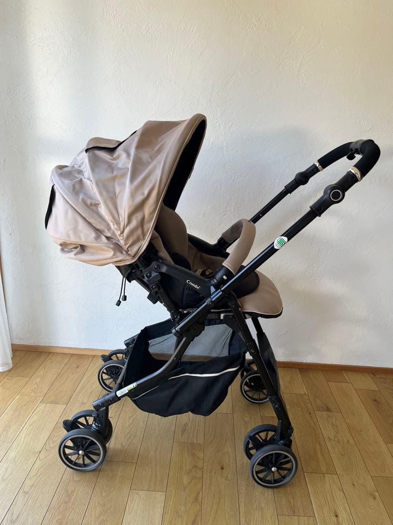 コンビ Combi メチャカルハンディオート4キャス　ベビーカー
