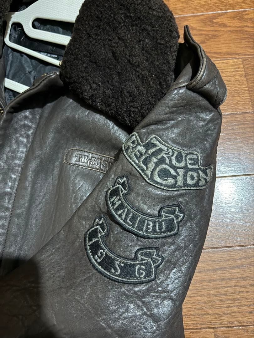 TRUE RELIGION レザージャケット　ファー付き