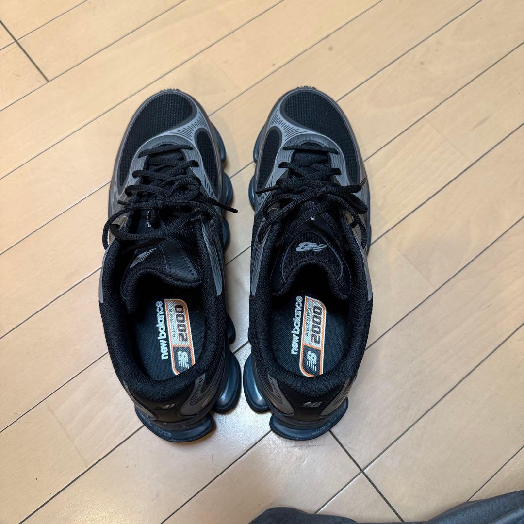 New Balance 2000 ブラック/グレー スニーカー