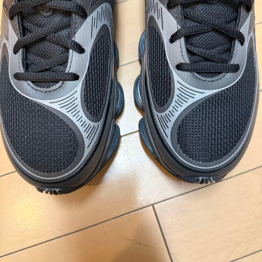 New Balance 2000 ブラック/グレー スニーカー