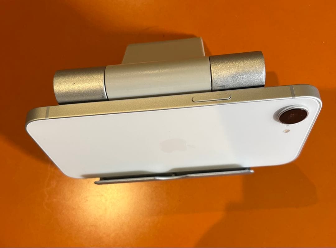 【超美品】iPhone16e 128GB ホワイトバッテリー100%シムフリー