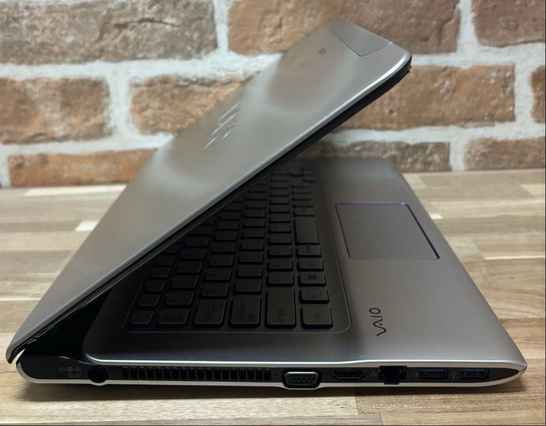 美品 VAIO バッテリー残94% ノートPC 14インチCore i5