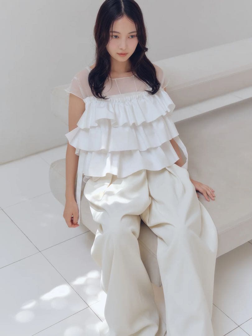 トップス andequal piping bulky frill blouse