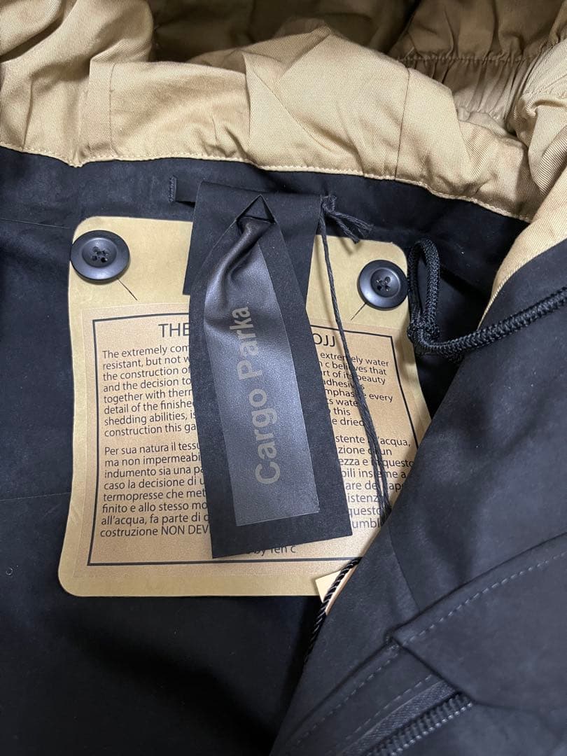 新品未使用187.000円　TenC CARGO PARKA