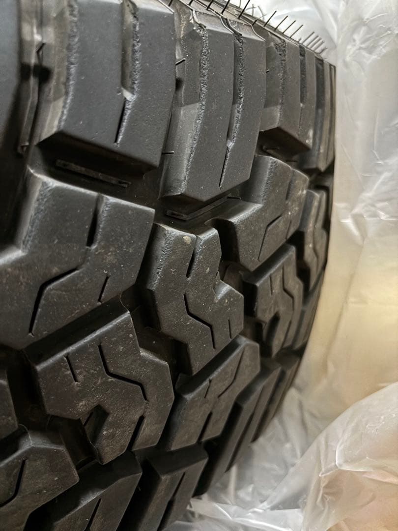 ヨコハマ　ジオランダーX-AT 285/65r18