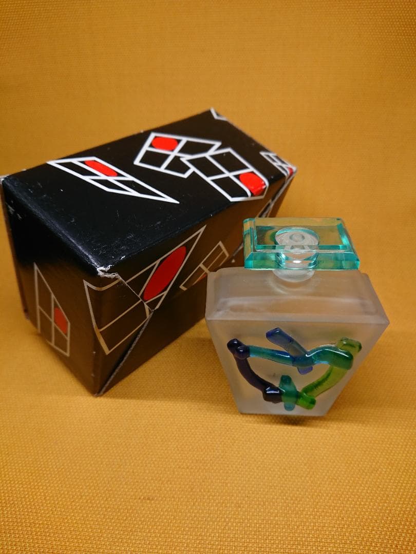 ガラス　香水瓶　イタリア　オブジェ　置物　インテリア　工芸品　美術品　A1017
