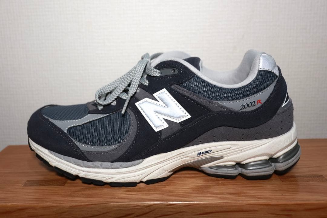 New Balance 2002R ネイビー　ニューバランス