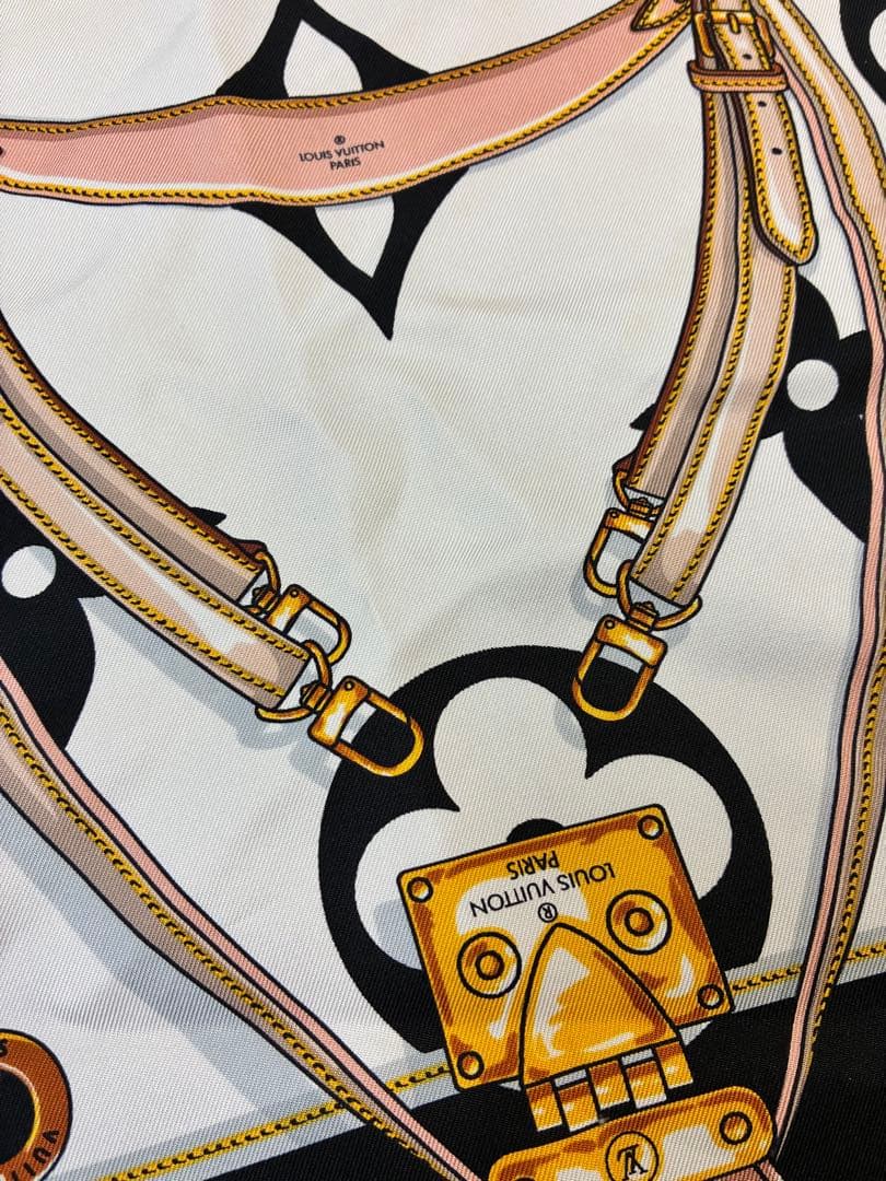 LOUIS VUITTON シルクスカーフ　大判