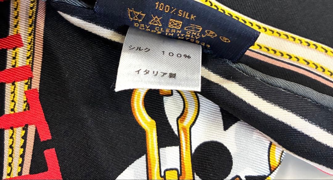 LOUIS VUITTON シルクスカーフ　大判