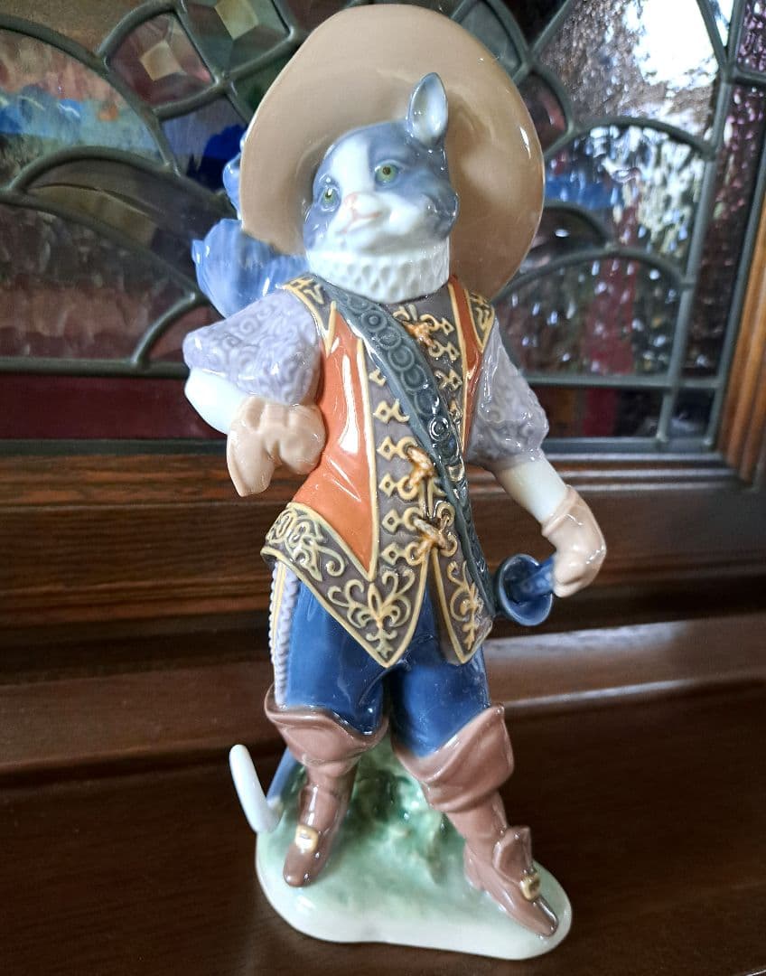 リヤドロLLADRO 「長靴をはいた猫」