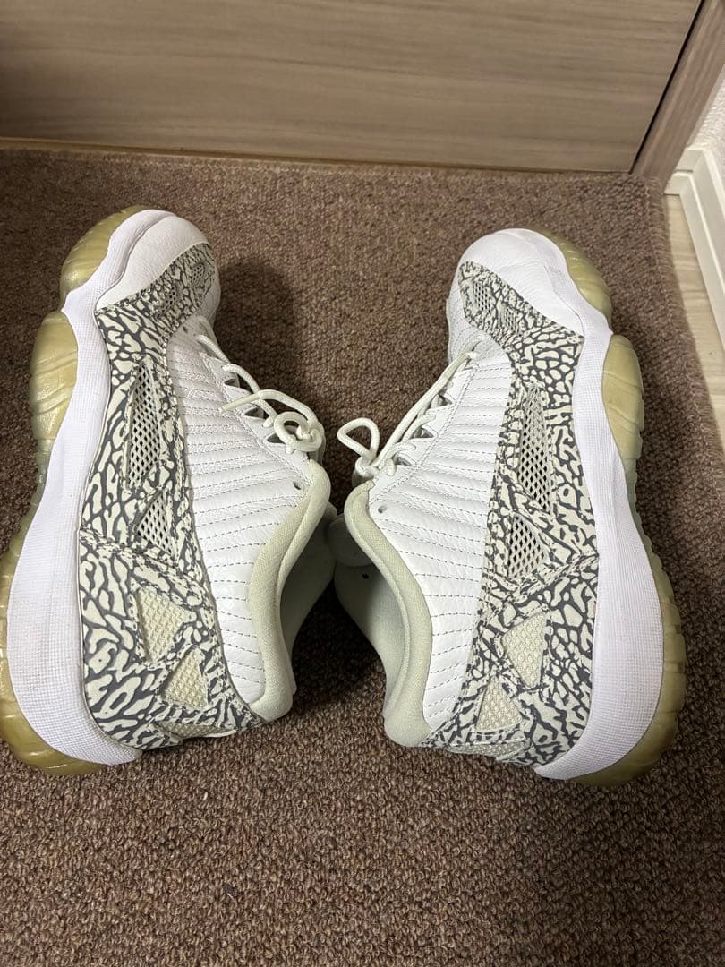 靴 Air Jordan 11 Retro Low 9