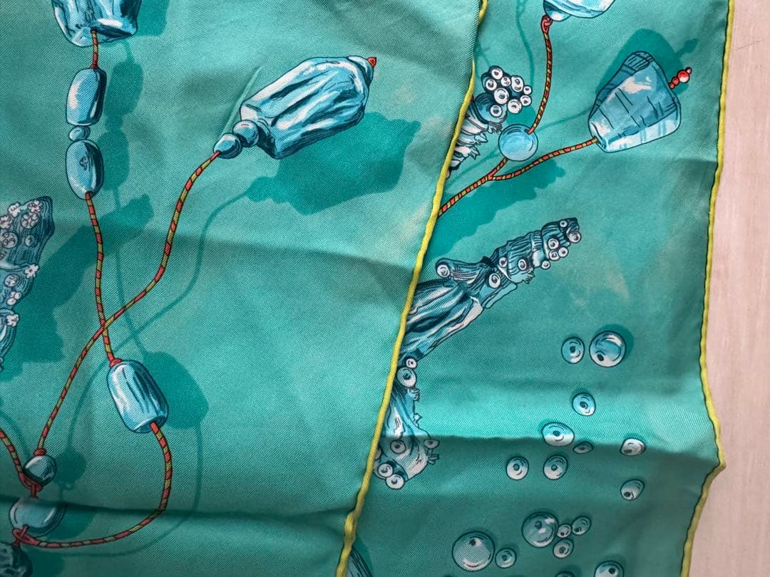 Hermès シルクスカーフ 90cm 珊瑚の夢