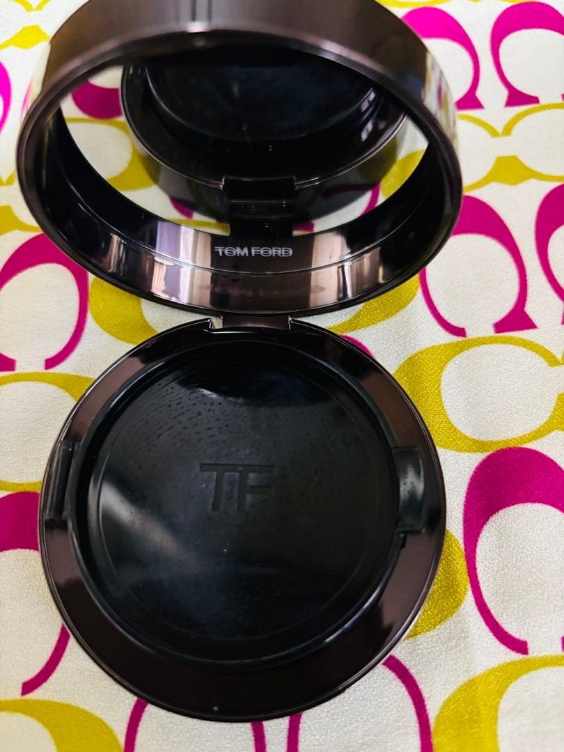TOM FORD クッションファンデーション SPF40